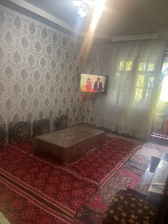 Uy sotiladi 2/2/4 alohida xonalar