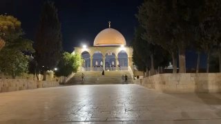 المسجد الأقصى يستقبل يوم الأربعاء بابتهالات وأذان الفجر