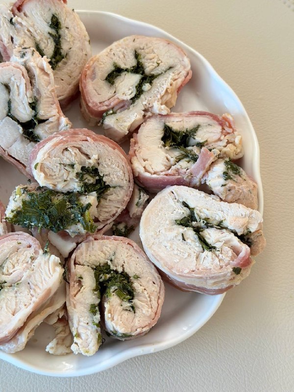 Еще одно интересное и вкусное блюдо, которое украсит любое ваше застолье Рулет из индейки с беконом Мне больше нравится в теплом виде, но можно под... - изображение 3 - еще, одно, интересное