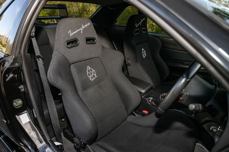 Редкий Nissan GT-R выставили на аукцион 4