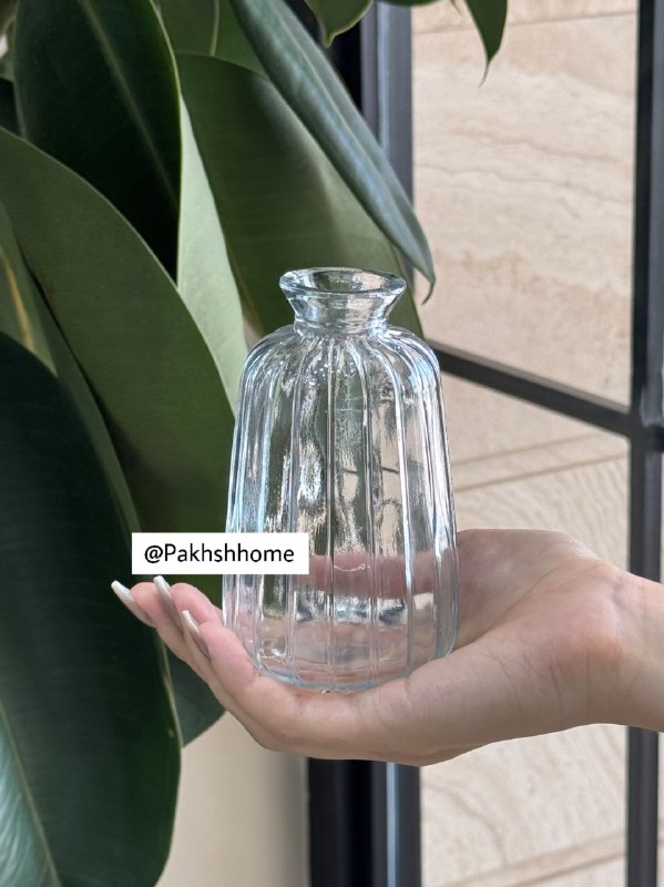 پخش هوم لند: 👍 گلدان تارا سایز ۲🔻ابعاد : 11*11*9 cm🔻از جنس شیشه🔻دارای جعبه کاهی🔻📦۳۶ عدد🔻قیمت : ۹۷۰۰۰ ت🆔كانال فروشگاه👇🏻@Pakhshhome☎️📞 