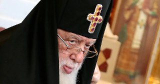 Скончался предстоятель Грузинской церкви Илия II, патриархом он был полвека.▪️ Свой пост занял еще при Брежневе, умер уже при Путине, но больше всего оплакивал Сталина:«Это выдающаяся личность. Такие рождаются редко. Он знал мировое значение России».▪️ Пон
