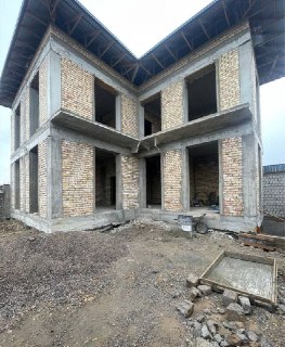Uchxoz. Sotiladigan kottej (qutisi) 2 sotix.