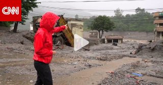 בתים קבורים בבוץ ובמשאיות שקועות... מצלמת הרשת שלנו מתעדת את היקף האסון בנפאל
