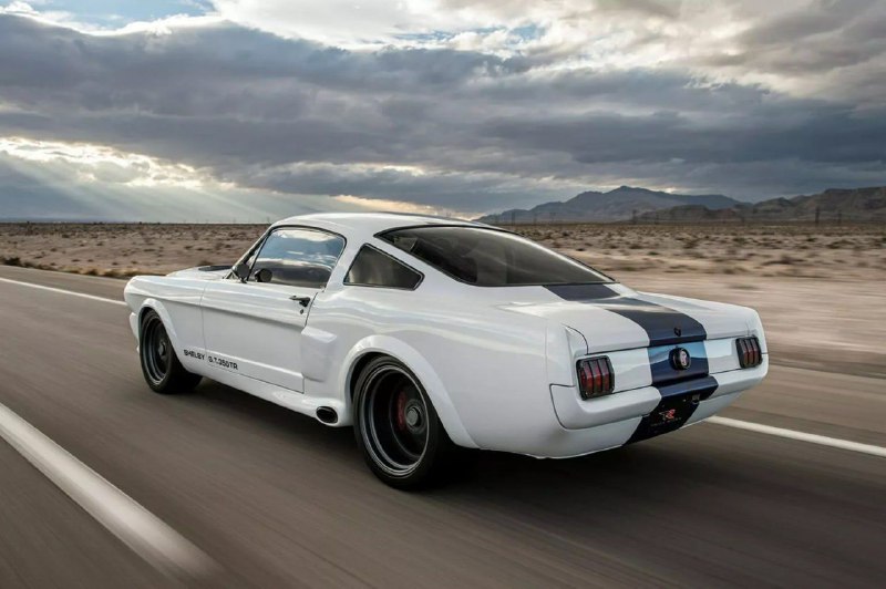 Американское ателье превратило винтажный Ford Mustang в 700-сильный рестомод GT350TR. 10