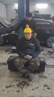 Китайские автомеханики развлекаются 😆https://t.me/sochiautoparts@sochiautoparts