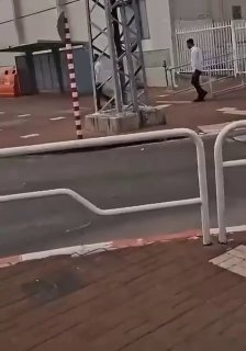 מתיחות בין מצביעים ערבים לתומכי נתניהו במהלך הבחירות בציונות. מתיחות בין מצביעים ערבים לתומכי נתניהו במהלך…