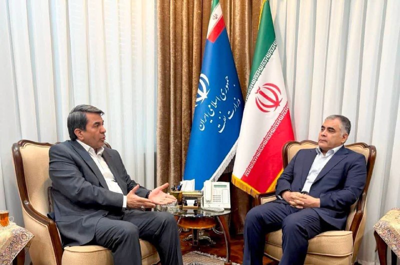 هفته‌ نامه طلوع بم: 🔴 دیدار استاندار کرمان با وزیر نفت؛ تأکید بر تثبیت سهمیه سوخت و توجه به نیازهای استان◽️استاندار کرمان در دیدار با وزیر ن
