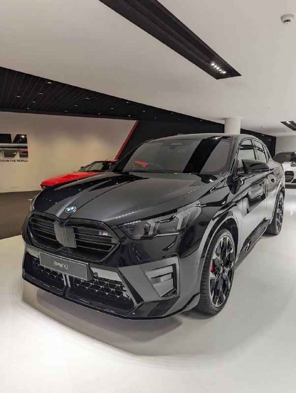 BMW X2 M35i в цвете Black Sapphire