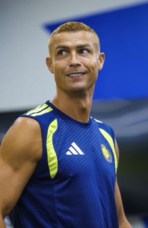 RONALDO IR: اسطوره کریستیانو امروز فقط تمرینات انفرادی تو سالن بدنسازی انجام داد؛ با گروه تمرین نکرد.