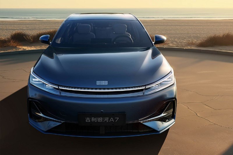 Geely запустила продажи нового гибрида Galaxy A7 в Китае 2