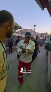 14 נפצעו בהפצצת כטב"מ ישראלית בנקודת טעינת טלפון באזור "המשחטה הטורקית", ממערב לעיר חאן יונס. פרטים על מה ש…