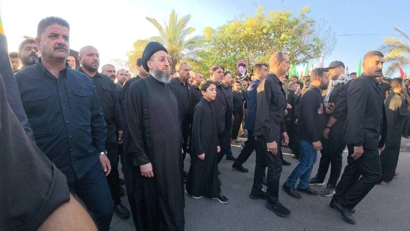 נוכחותו של סייד עמר חכים, מנהיג תנועת החוכמה הלאומית של עיראק, בטקס הלוויה של מנהיג המהפכה ההרוג בנג'ף.