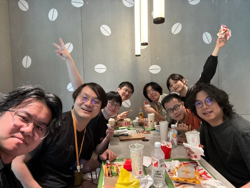 怎么说呢...🤔 想象中的机器人女朋友应该不是这样子？不过2050确实很酷！怎么说呢...🤔 想象中的机器人女朋友应该不是这样子？不过2050确实很酷！