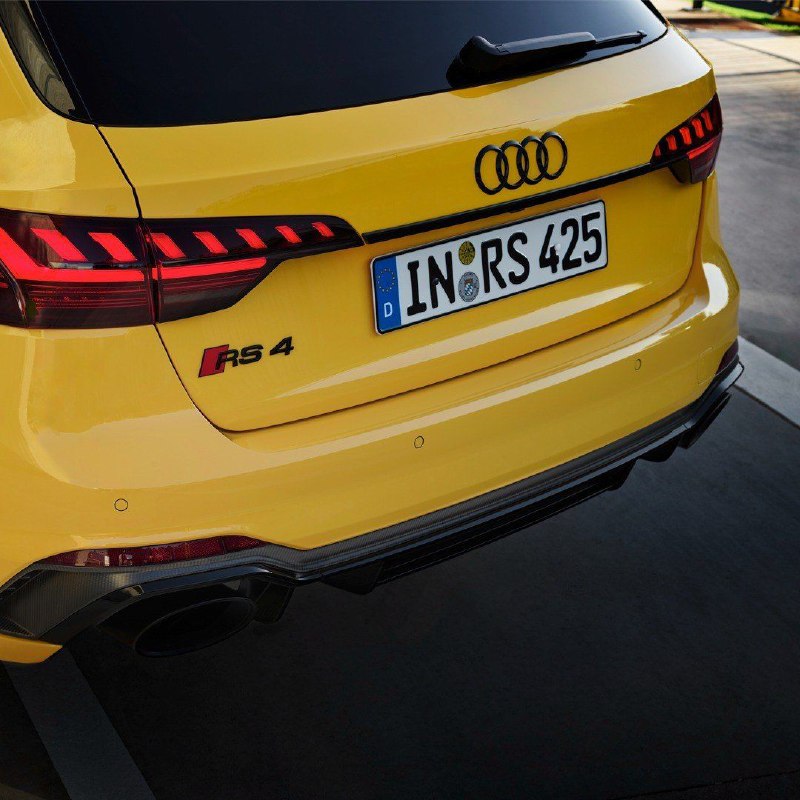 Новая лимитированная Audi RS4 Avant 25 Years Edition 7