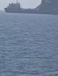 🎦 Photos published in the Arab media of an oil tanker fire in the Strait of Hormuz