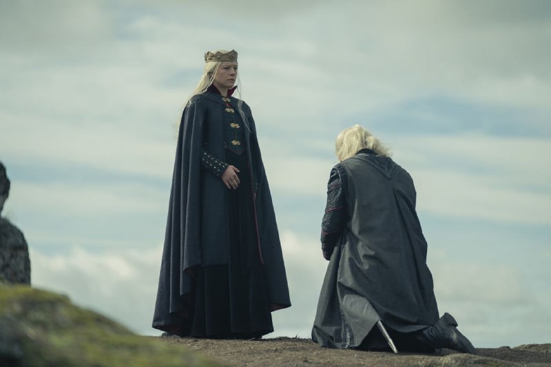 Westeros #GOT: پس از شنیدن خبر تاج‌گذاری اگان دوم، شورای سیاه با شتاب به برنامه‌ریزی مراسم تاج‌گذاری ملکه پرداخت. سر استفان دارکلین و چ