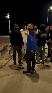 הרגע שבו פגש האסיר המשוחרר אחמד סוואלחה משכם את משפחתו בעקבות שחרורו מבתי הכלא בכיבוש לאחר שנתיים ושמונה חו…