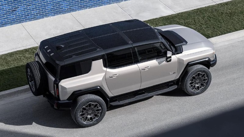 Обновлённый Hummer EV стал быстрее Corvette 2