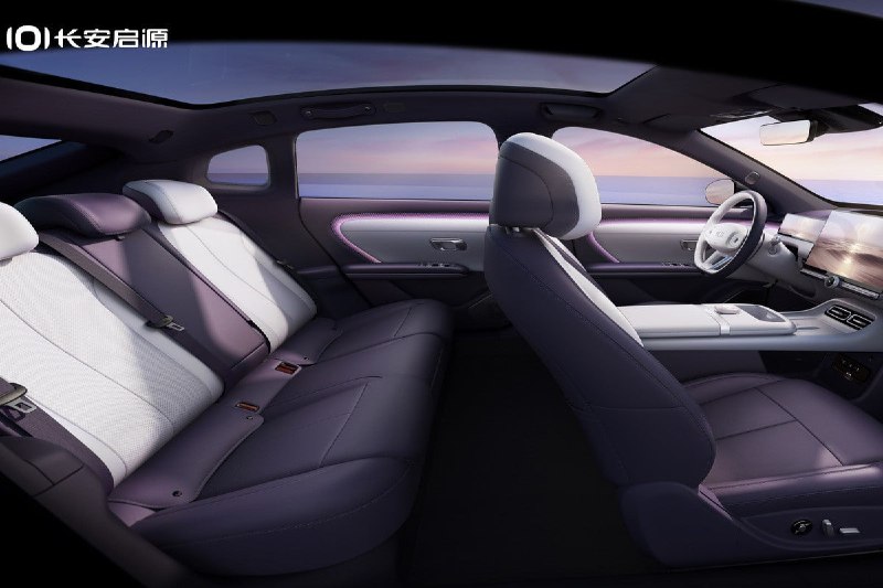 Changan раскрыл интерьер нового лифтбека Qiyuan A06 2
