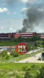 Три человека погибли при взрыве на оружейном заводе в Туле.  В результате взрыва загорелось предприятие «А+А», где производят оружие, боеприпасы и средства самообороны — площадь пожара составила 250 квадратных метров, сообщили в МЧС. При разборе завалов по
