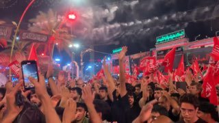 🎥 אבל של הקבוצה האיראנית בין שני המסגדים הקדושים יחד עם תמונת המנהיג ודגל איראן