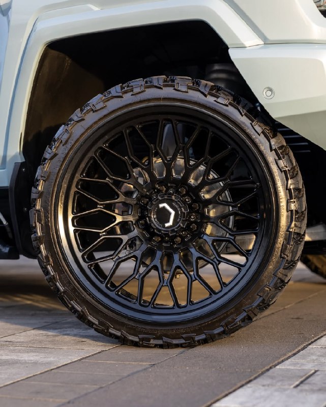 Hummer EV 3X Pickup 8