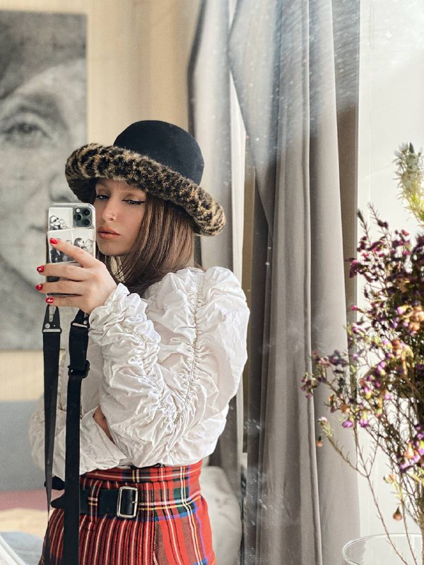 У меня Insta off без VPN. В ближайшее время Я не буду выходить на связь в Инстаграм, потому что есть определённые привычки от которых хочется уйти. К примеру, открывать Инстаграм каждые пять минут без цели и, до абсурда, в ванную только с телефоном.