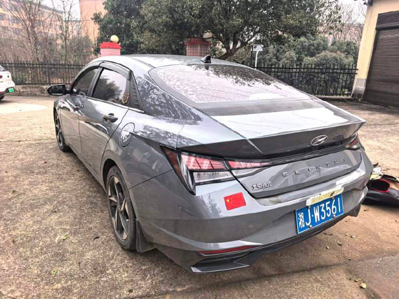 Hyundai Elantra фото 2