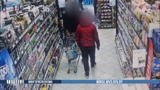 התקשרתי לחבר לקפה - בסופו של דבר שניהם הגיעו לסיפור פלילי באחת מחנויות הבירה נעלמו סחורות בשווי של יותר מ-4…
