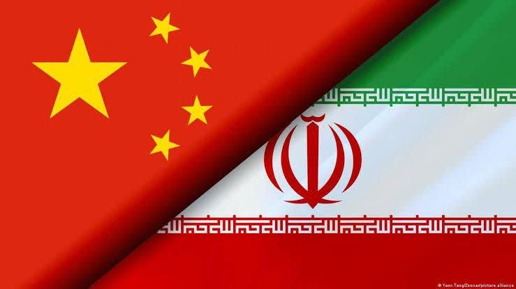 بصیرت: 📋 پرسمان روز💢 آیا چین در شرایط جنگی روابط اقتصادی خوبی با ایران دارد؟ یا اینکه همانند کشورهای غربی خود را با تحریمهای آ
