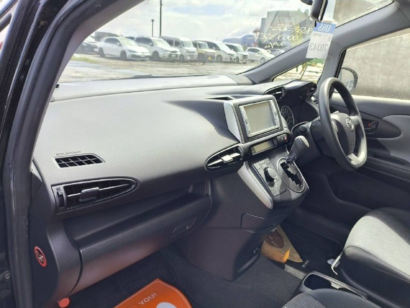 Toyota Wish 2010 фото 6