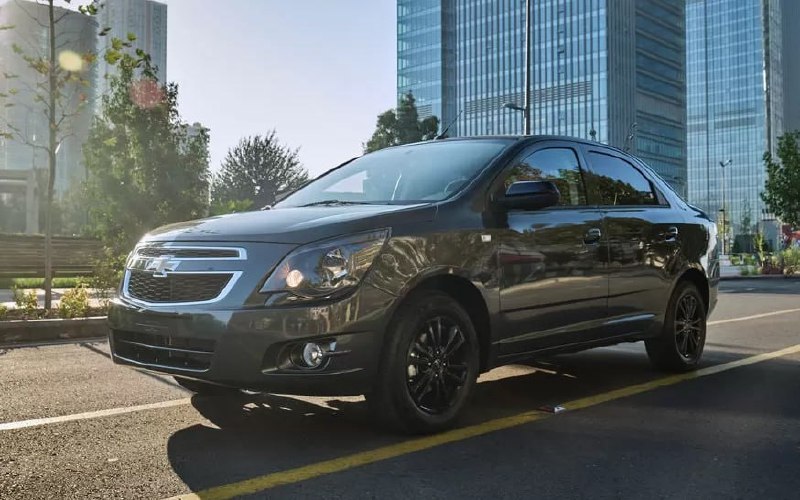 Chevrolet Cobalt получил обновлённый салон и новые опции