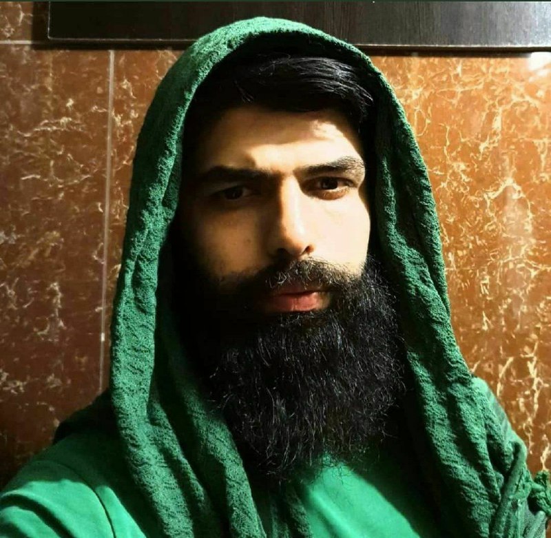 🌷ب یاد شهیدان🌷: -بانی کربلا-از مجاهدان حزب الله لبنان بود.از تقدیر خوشش، روزی در میانهمکلامی و همدلی با سید علی، از قلب پُر فراق و دست