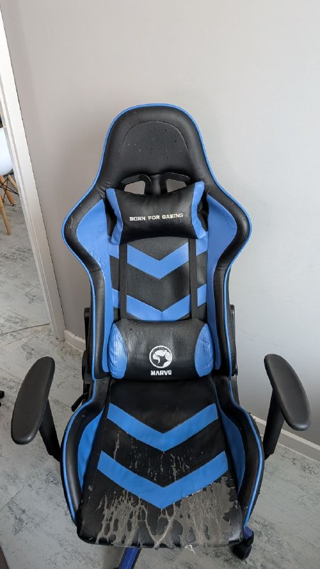 Компьютерное кресло, подрано котами — фото 1