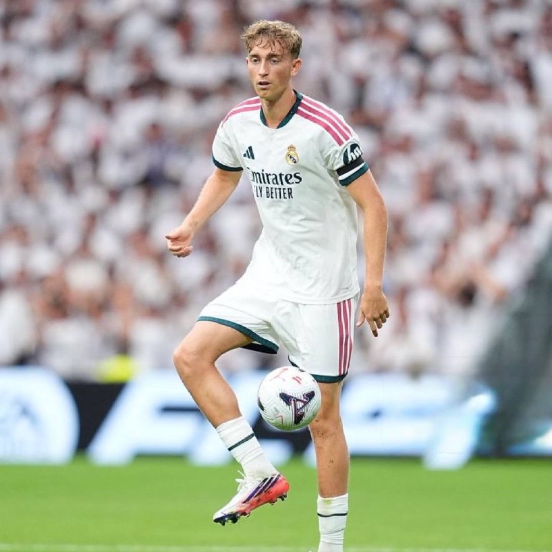 RealMadridCFNews | رئال مادرید سی اف نیوز: 💢راه های پیش رو مورینیو 🚨 آ اِس 📝 : 🔴 مورینیو می‌تواند بِلینگهام را به عقب تر منتقل کند تا بحران میانه‌زمین رئال مادرید 