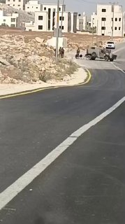 חיילי הכיבוש התעללו במספר צעירים בכניסה לכפר אל-מוג'יר, צפונית מזרחית לרמאללה.