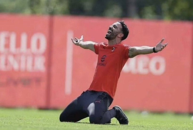 Football Twitts: دوری از من یونایتد همین قدر زیباس@Futball_Twitts | کلاغ دم سیاه