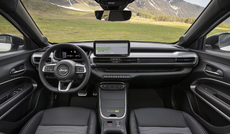 Кроссовер Jeep Avenger получил полноприводную версию 4xe 4