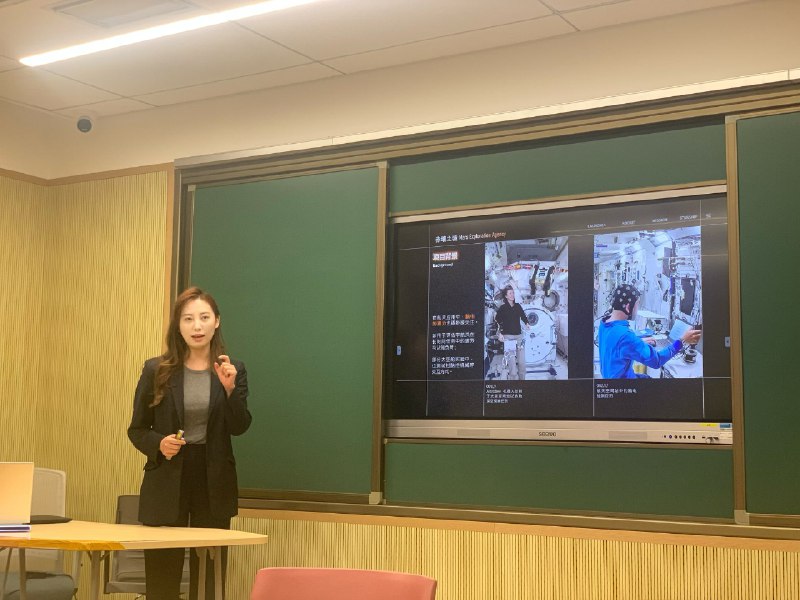今晚北大学生AI创新会的“AI自习室”圆满结束！感谢三位嘉宾的就具身智能相关话题的精彩分享，笔芯各位同学的热情参与，现场互动氛围浓厚而热烈，大家交流意犹未尽