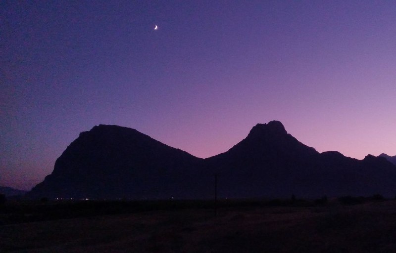 کرمانشاه ۱۹: 📸 کوه بیستون از نمای روستای پاتپه@kermanshah19