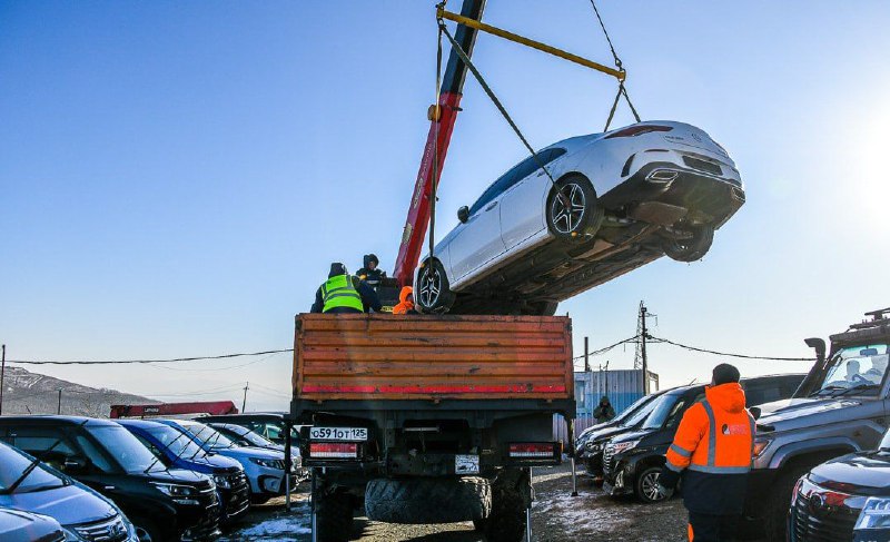 Во Владивостоке убирают «Зеленый угол» — легендарный авторынок праворульных автомобилей из Японии