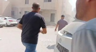 צילומי וידאו מתעדים את רגע הכוונת הכיבוש בתוך בית החולים נפגעי אל-אקצא בדיר אל-בלח במרכז רצועת עזה.