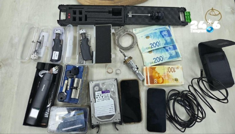 🇮🇱 Suspects were arrested in Ashkelon for breaking into an apartment. The police arrested two suspects in the burglary of an apartment in Barnea neighborhood in Ashkelon. Property and cash worth hundreds of thousands of shekels were stolen from the apartment.