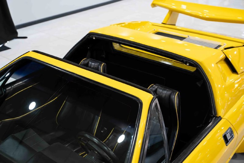 Редчайший Lamborghini Jalpa 1988 года с пробегом всего 4900 км выставили на аукцион — ставки уже дос 4