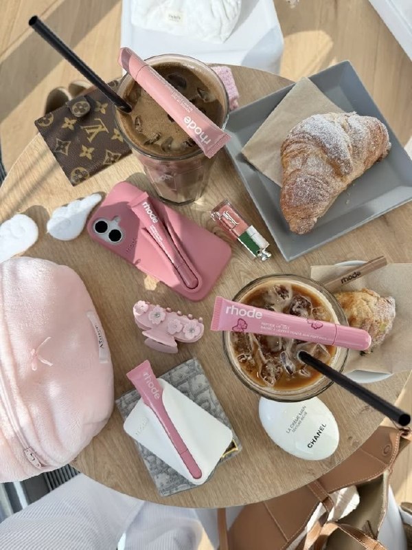 مـکـتـوبـــ: از خوشگلیجات تابستون🧋🍫🥐