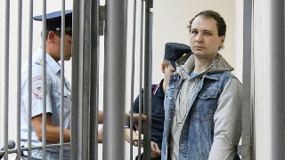 Россия освободила американца Гилмана из колонии, где тот отбывал 10-летний срок. Отпустить его просил госсекретарь США Рубио, а родные Гилмана опасались за его здоровьеРоссия освободила 32-летнего бывшего морпеха США Роберта Гилмана из колонии, пишет Reute