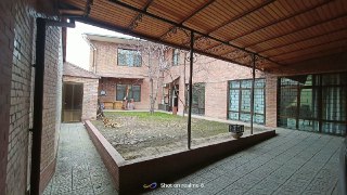 Шайхонтохур тумани Лабзакда ховли срочно сотилади
