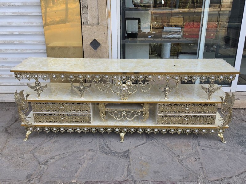 برنز شیک: میز ۱۸۰
