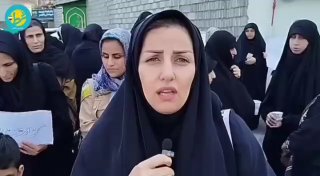 ראו את המחאות של האנשים שהיו להם ילדים בגלל דברי הממשלה להשיג אדמה ולא לתת להם. רק מספר הילדים